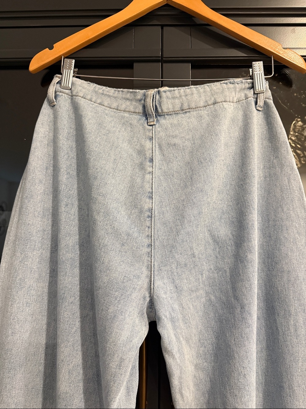Cider Light Blue High-Rise Balloon Jeans with Buttoned Front Pockets - Picture 5 of 12